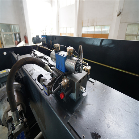 Серво спирачка за преса AMUDA 63T-2500 двойна серво хидравлична CNC прес спирачка с TP10s