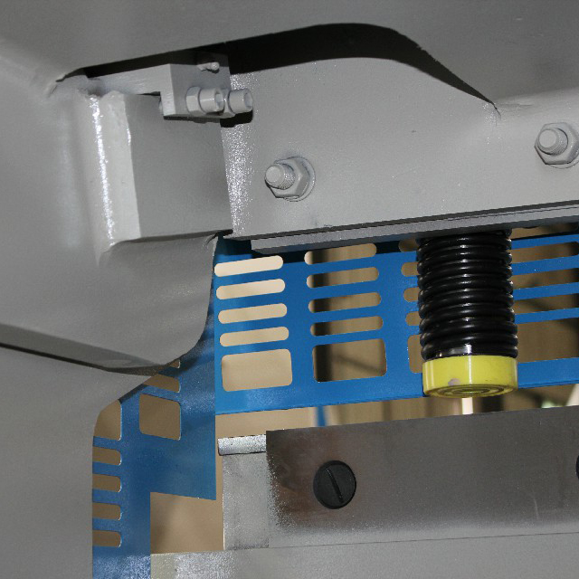 12 мм 3200 мм хидравлична машина за рязане на гилотина Cnc машина за рязане на стоманени листове
