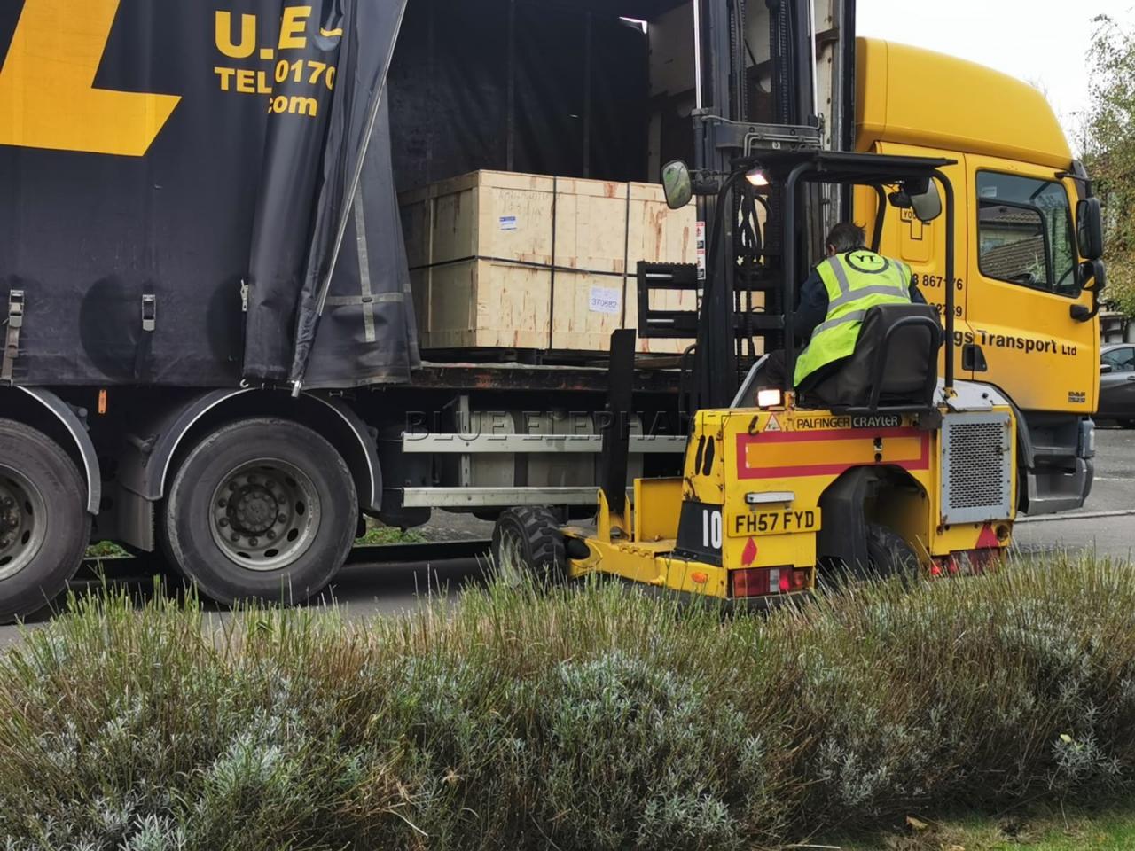 1530 Fiber Laser Cutting Machine For Stainless Steel Carbon Steel Metal Sheet Машина за лазерно рязане с влакна 1530 за метален лист от неръждаема стомана от въглеродна стомана