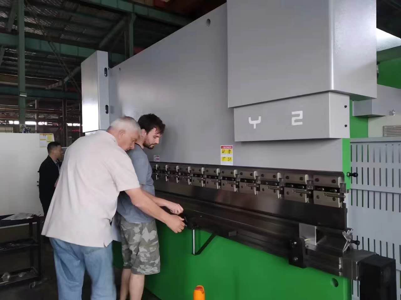 63 тона машина за огъване на плочи от метална стомана Cnc хидравлична пресова спирачка за обработка на метал