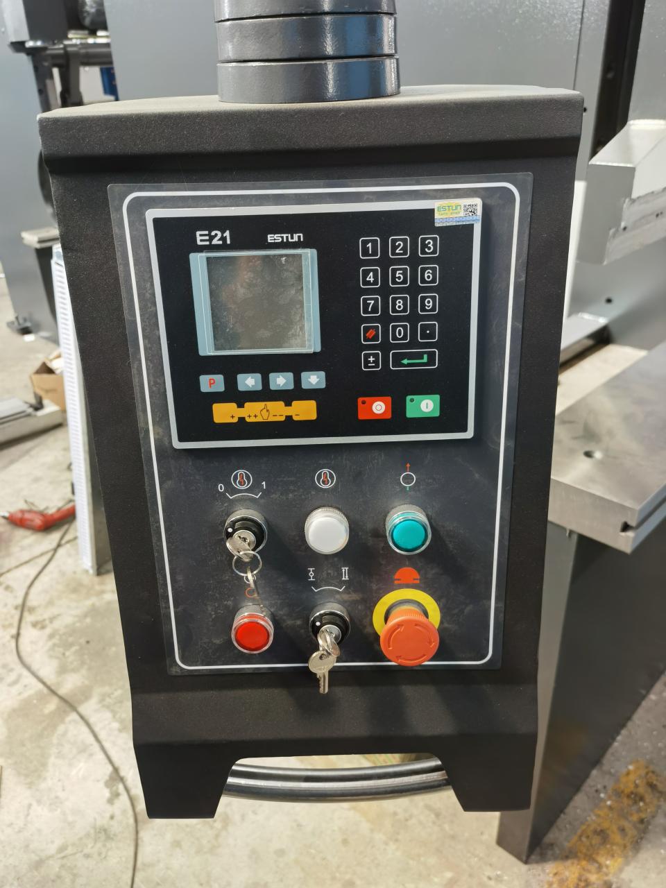 Машина за рязане на плочи от неръждаема стомана 6x3200 мм, автоматична машина за срязване на железен лист