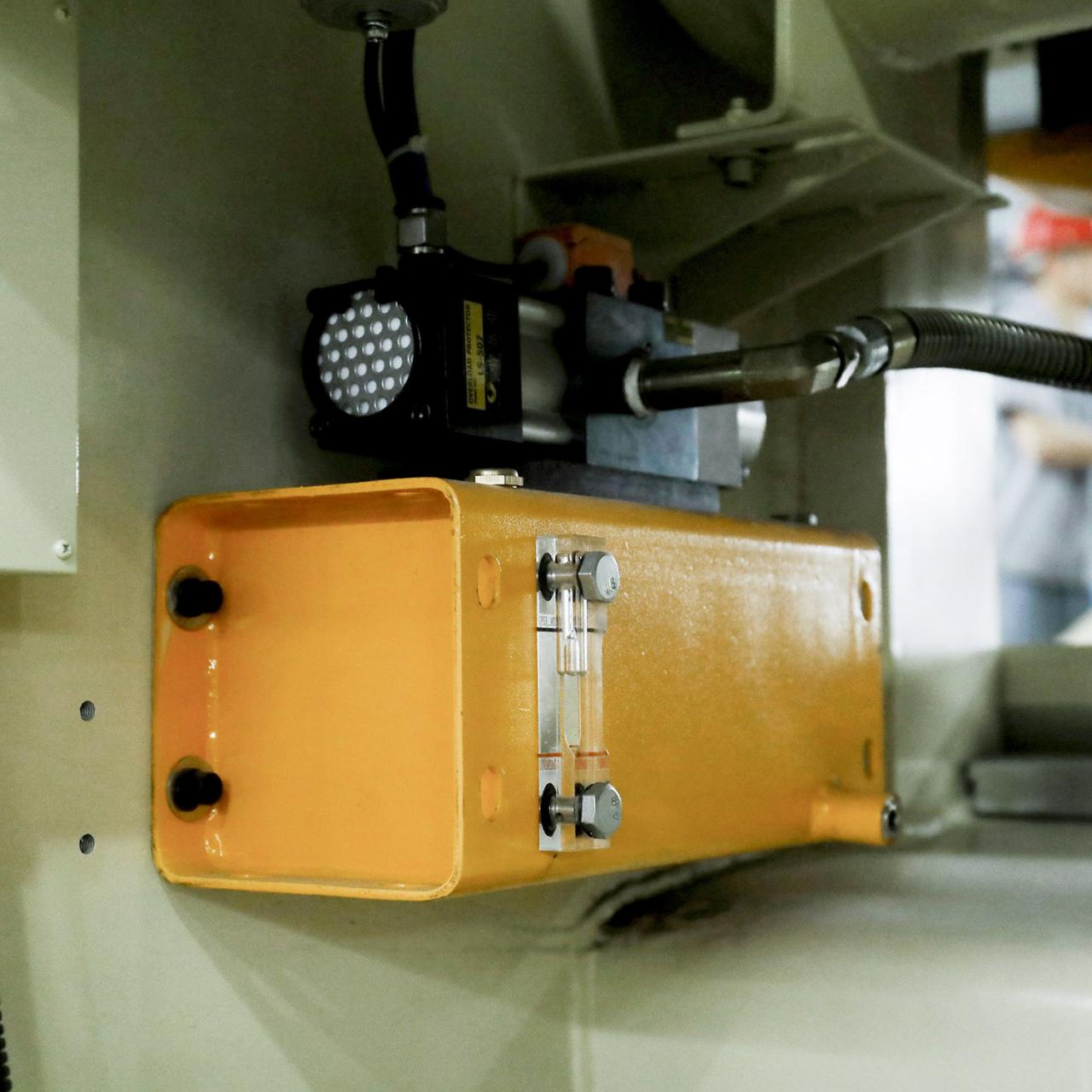 80 тона Cnc машина за щанцоване Цена C Рамкова захранваща преса Малка хидравлична пресова машина