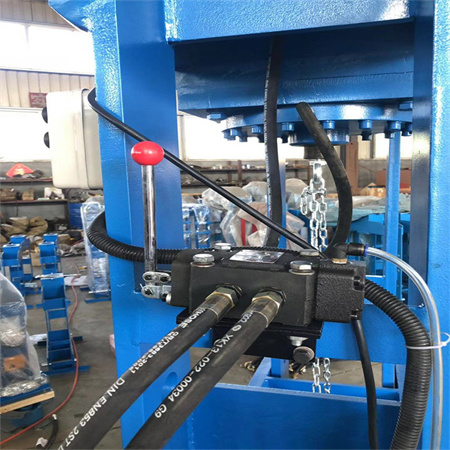 Поддръжка на персонализирани услуги Четириколонна четирилъчева 100 тона хидравлична пресова машина с конвейерна лента