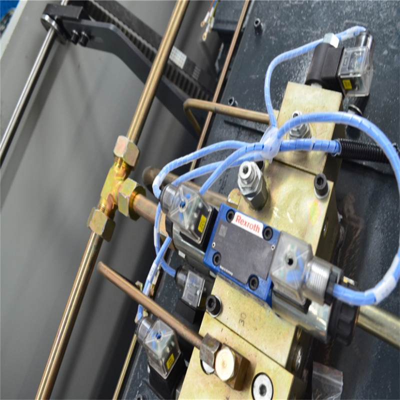 Wc67k 40t/1600 листова пресова спирачка Nc контролирана хидравлична машина за огъване